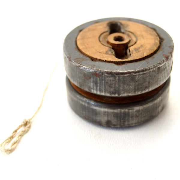 Vintage Yo-Yo in Wood and Metal –