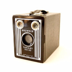 Vintage Kodak Brownie Target Six-20 Camera (c.1946) N2 - thirdshift