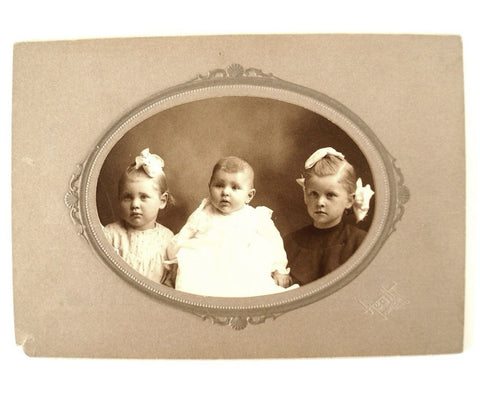 Antique Photograph Cabinet Card of Three Children from Pontiac Illinois (c.1890s) - thirdshift