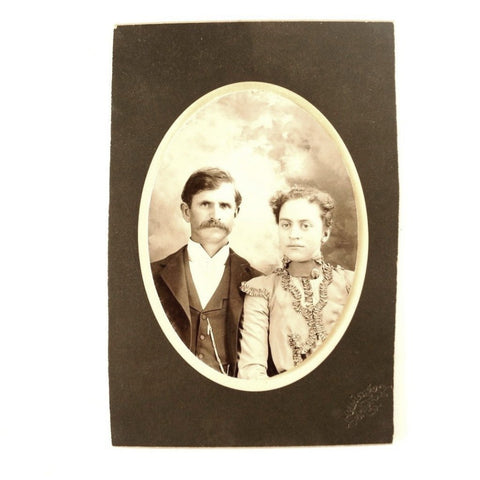 Antique Photograph Cabinet Card of Man and Woman from Chicago Illinois (c.1890s) - thirdshift