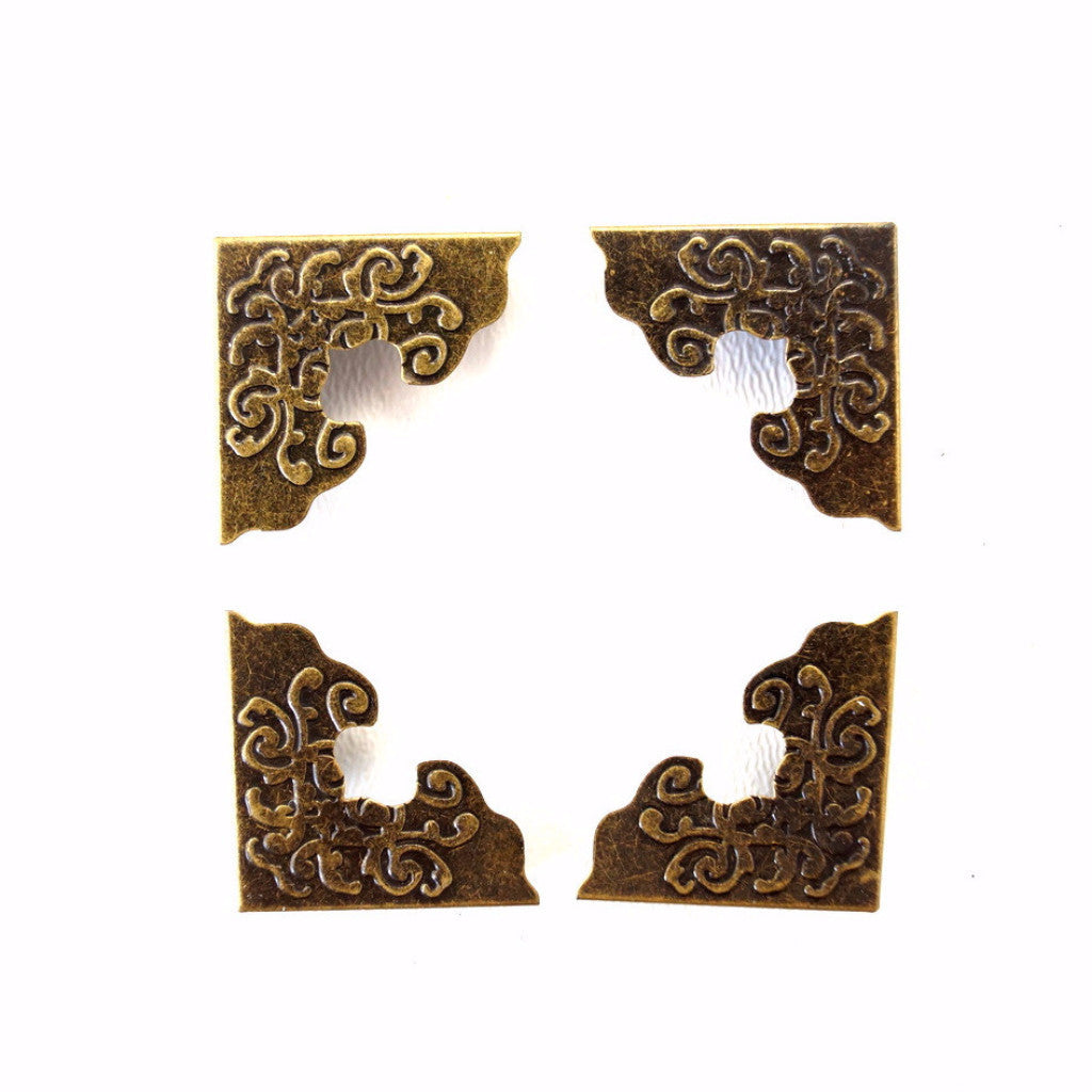Ornate Metal Photo Corners in Antique Brass Finish (Set of 4