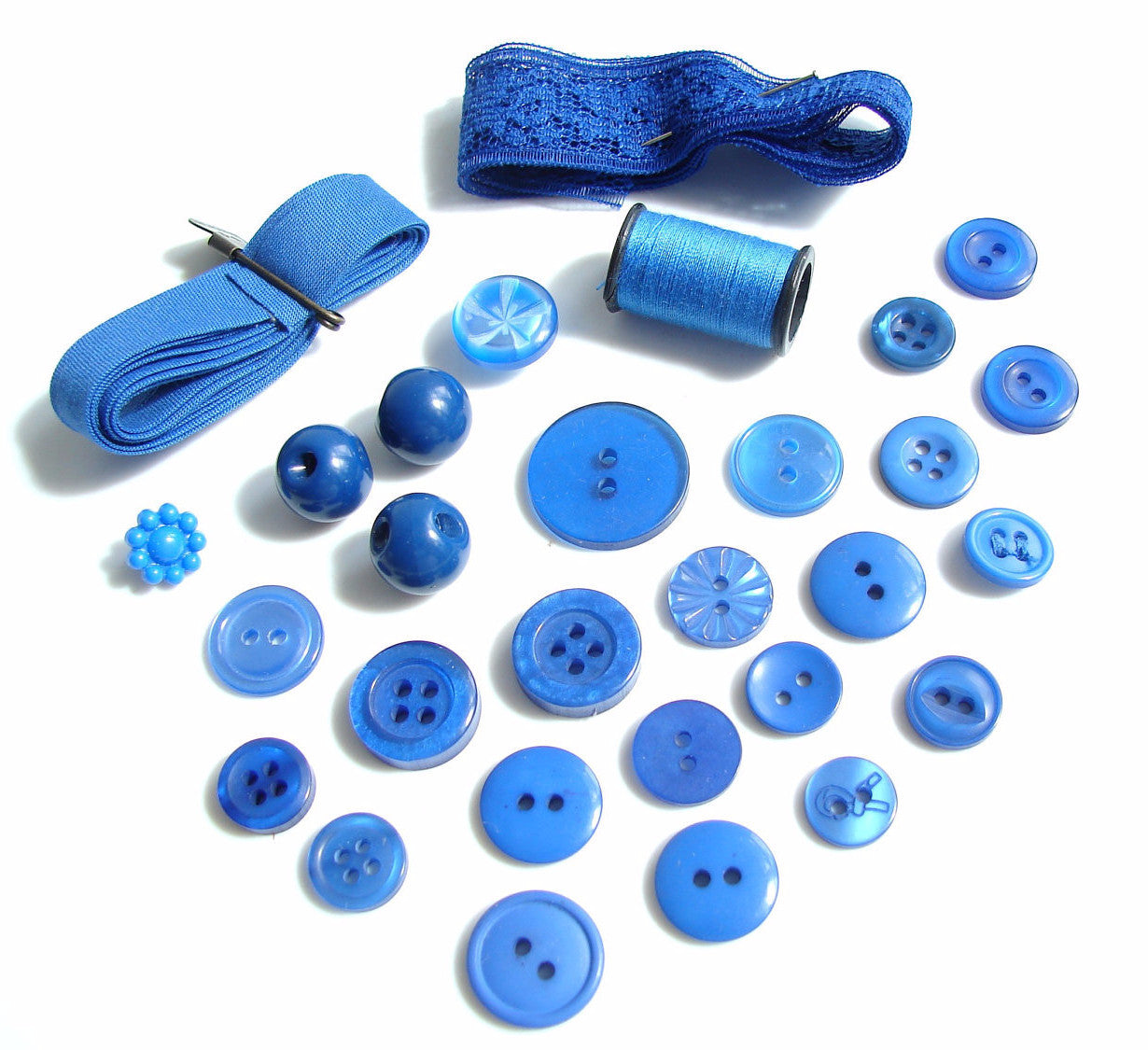 Vintage Blue Buttons, Ribbon and Lace, Blue Thread Destash Inspiration –