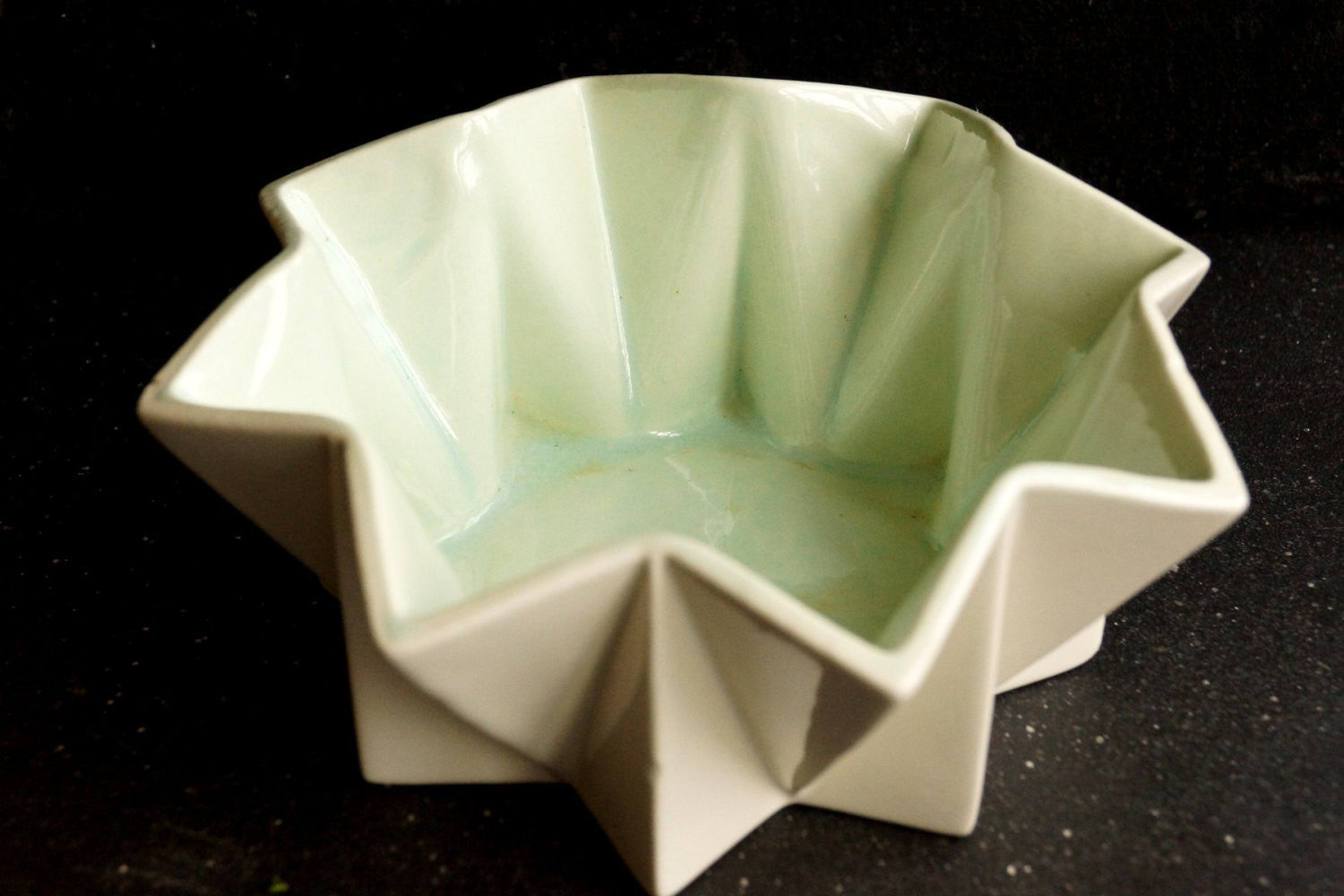 belle plastic planter Vintage Belle Kogan Prismatique Planter in Sea Foam Green and White (c – ThirdShiftVintage.com