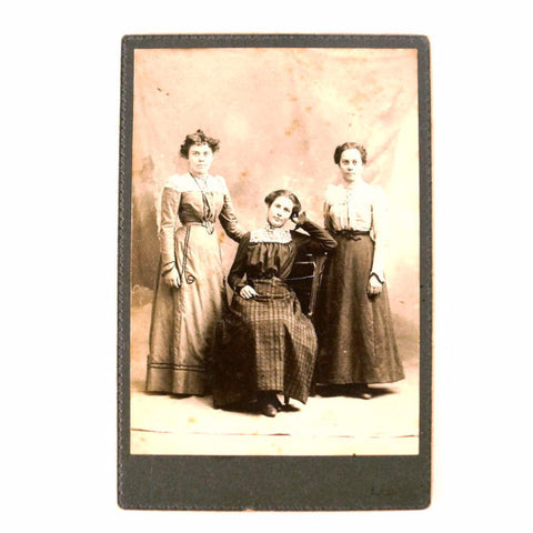 Antique Photograph Cabinet Card of Three Woman from Iowa (c.1890s) - thirdshift